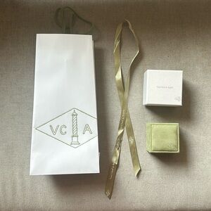 Van Cleef & Arpels Gift Set